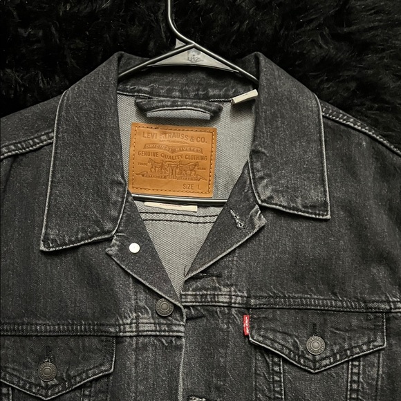 Levi’s Men's Black Denim Jacket - Picture 2 of 3
